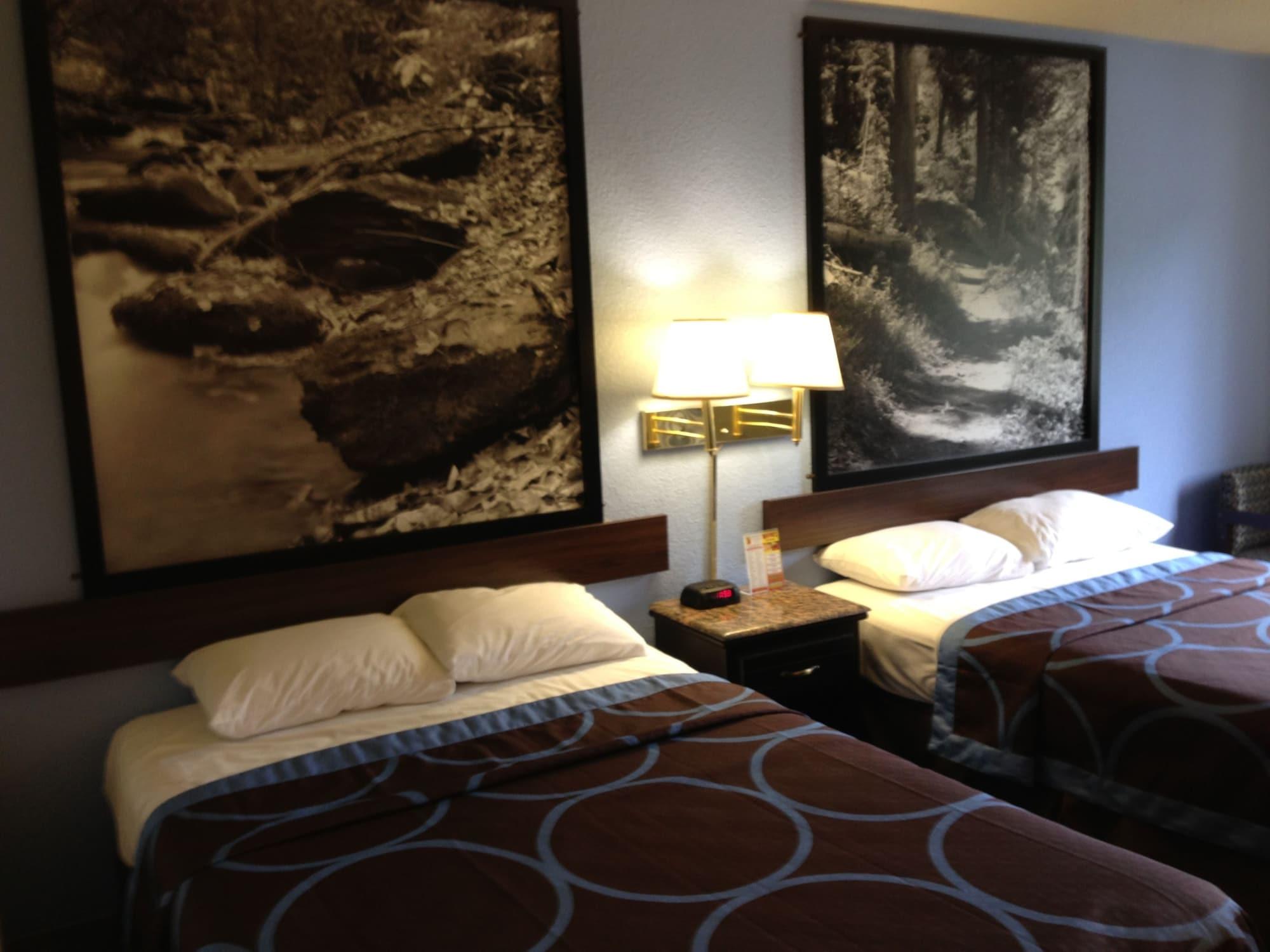 Super 8 By Wyndham New Castle Hotel Bagian luar foto