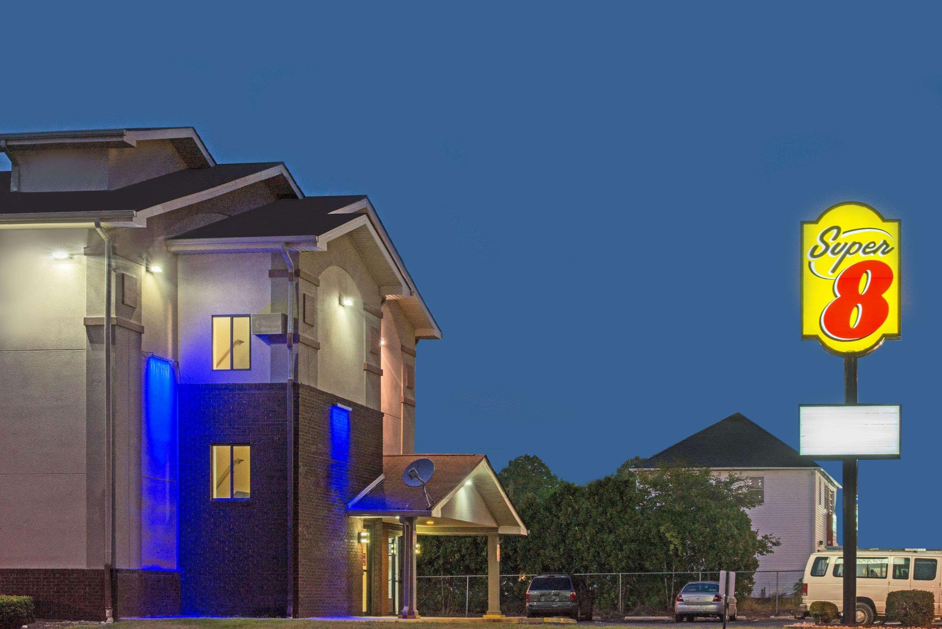 Super 8 By Wyndham New Castle Hotel Bagian luar foto