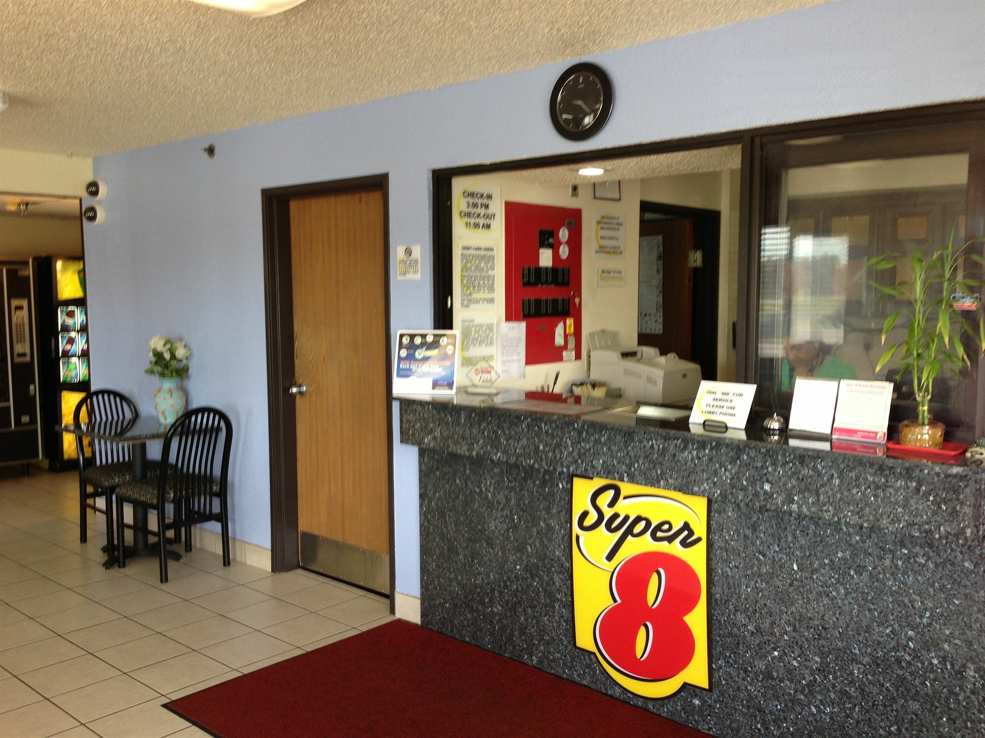 Super 8 By Wyndham New Castle Hotel Bagian luar foto